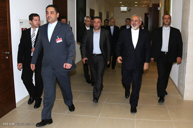 Zarif arrives in Vienna