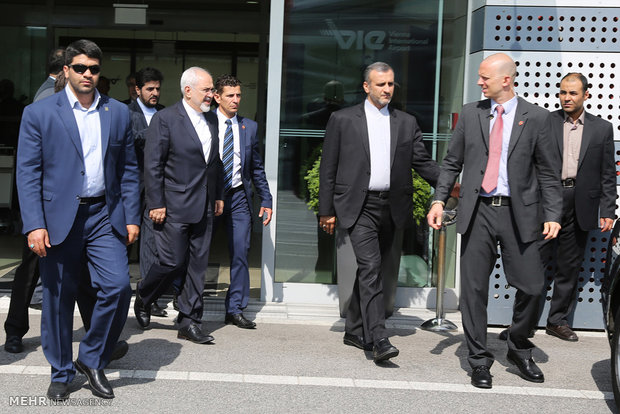 Zarif arrives in Vienna