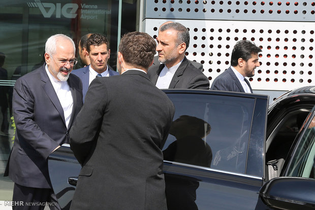 Zarif arrives in Vienna