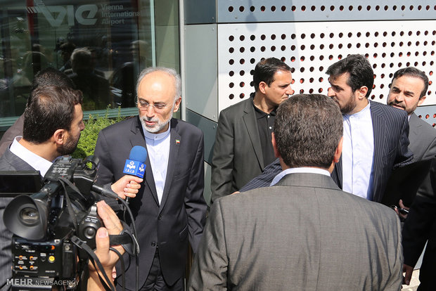 Zarif arrives in Vienna