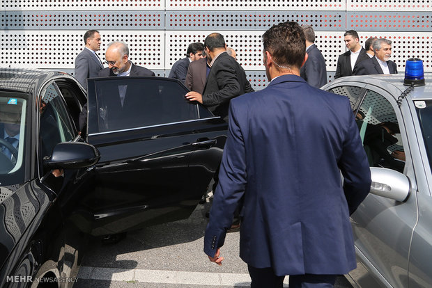 Zarif arrives in Vienna