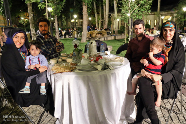 مراسم افطار موظفي وكالة مهر للانباء وصحيفة طهران تايمز