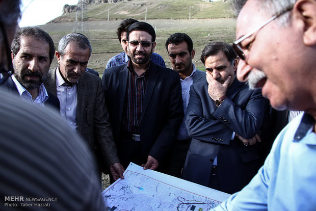 بازدید وزیر راه و شهرسازی از پل معلق و افتتاح 15 کیلومتر از بزرگراه مشگین شهر به اردبیل
