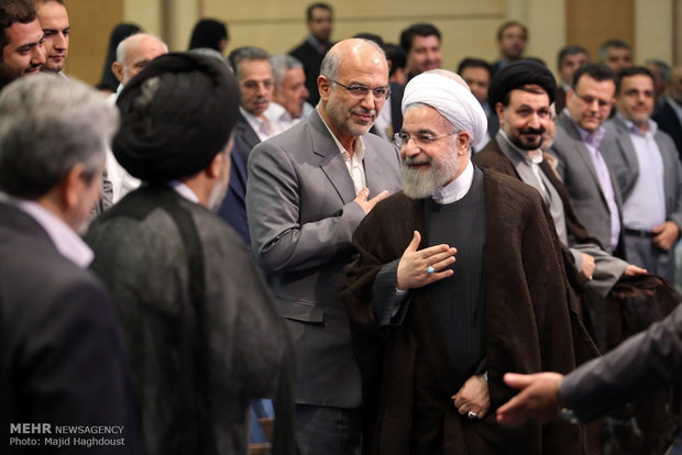 Rouhani meets families of martyrs