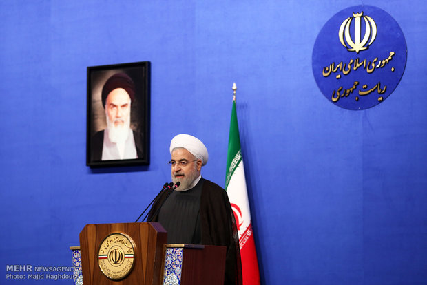 Rouhani meets families of martyrs