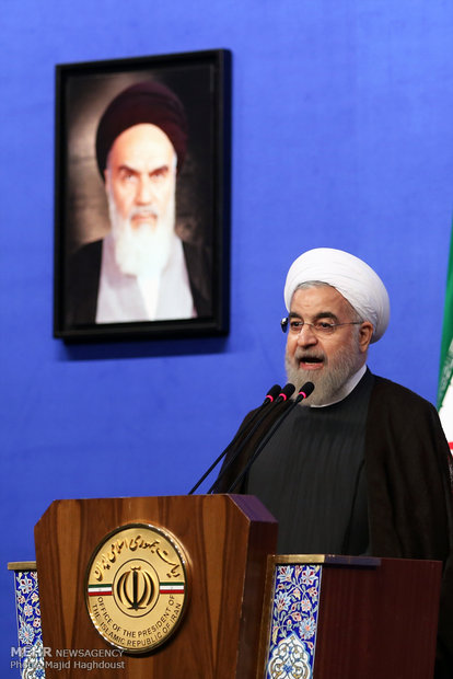 Rouhani meets families of martyrs