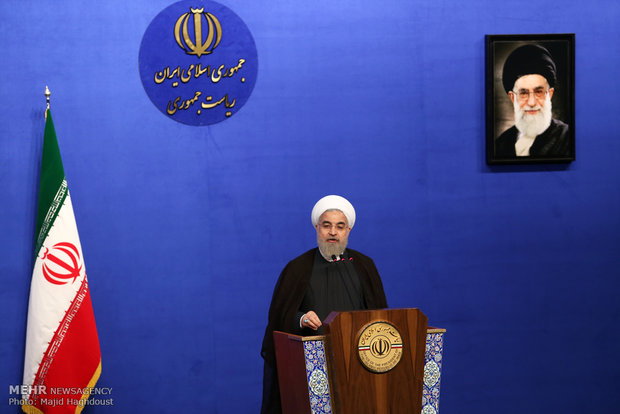 Rouhani meets families of martyrs