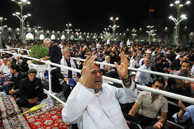 احياء ليلة القدر في العتبة الرضوية المقدسة في مدينة مشهد