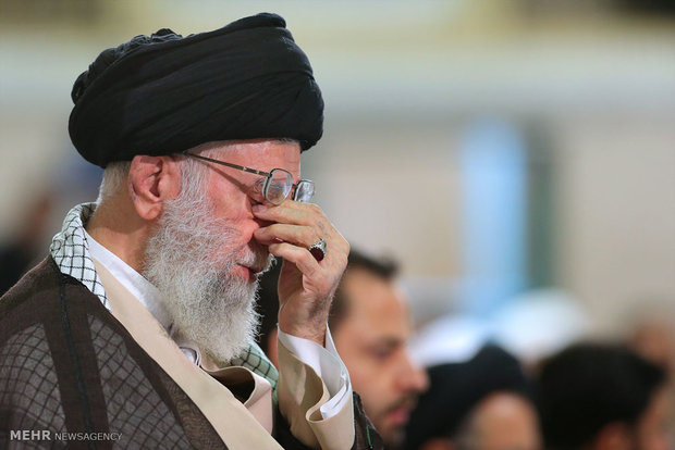 رہبر معظم کی موجودگی میں حسینیہ امام خمینی (رہ) میں مجلس عزا