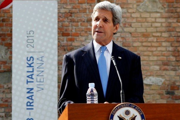 وزير الخارجية الامريكي يدافع عن الاتفاق النووي مع ايران 