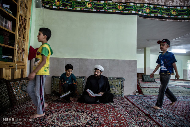 نشر تعاليم الاسلام في ايران