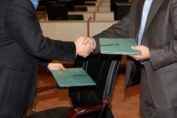 بنیاد بوعلی و فرهنگستان طب سنتی ازبکستان تفاهم نامه امضا کردند