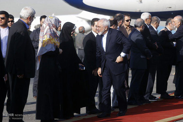 Iranian negotiators arrives in Tehran 