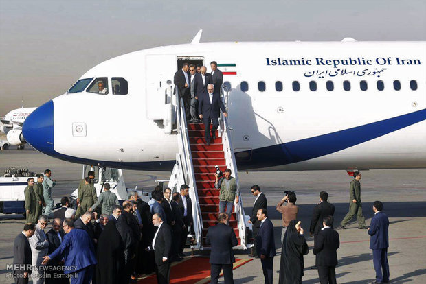 Iranian negotiators arrives in Tehran 