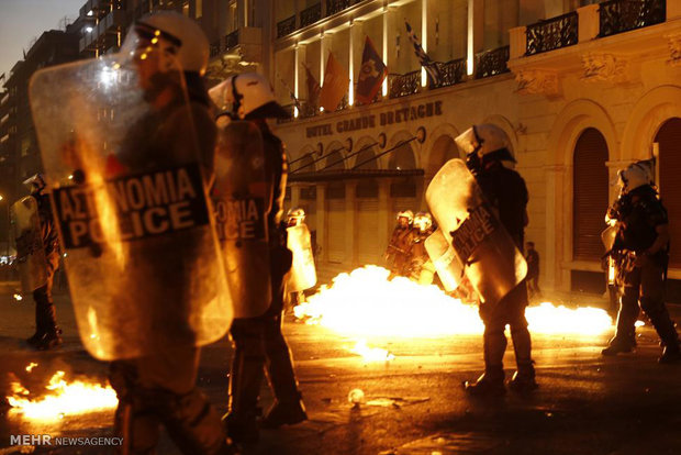 اعتراضات آتشین در یونان