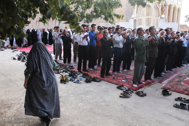 اقامه نماز عید سعید فطر در قزوین / محمد رضا یوسفی