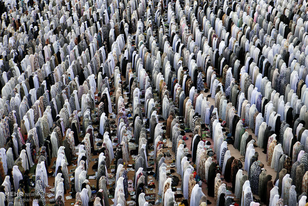 ایران میں عید فطر مذہبی عقیدت کے ساتھ منائی جارہی ہے