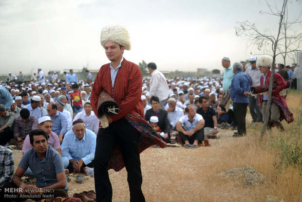 İran'ın Türkmen Sahra Bölgesi'nde Ramazan Bayramı Namazı