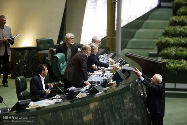 Zarif, Salehi attend Parliament’s open session