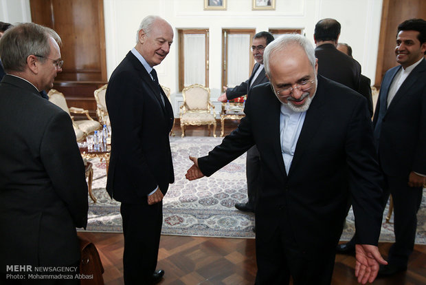 Zarif meets UN envoy