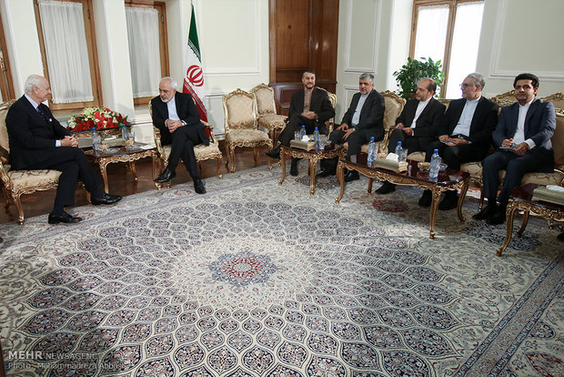 Zarif meets UN envoy