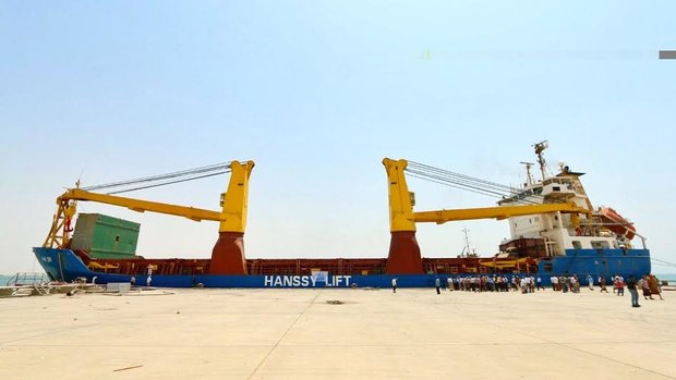 First WFP ship carrying food docks at Aden port