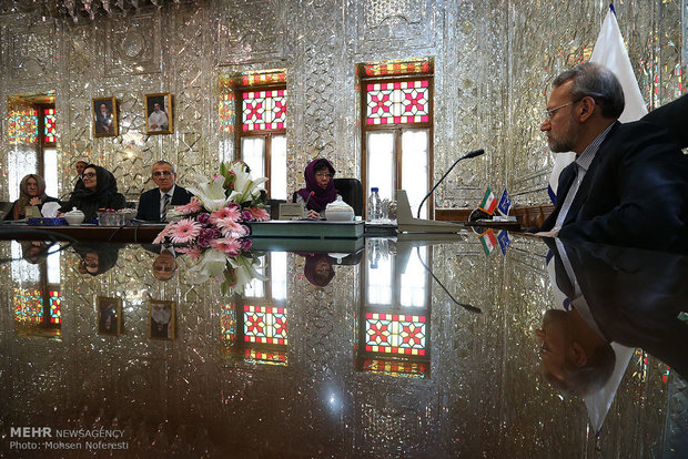 دلقاء مديرة منظمة الصحة العالمية مع رئيس مجلس الشورى الاسلامي