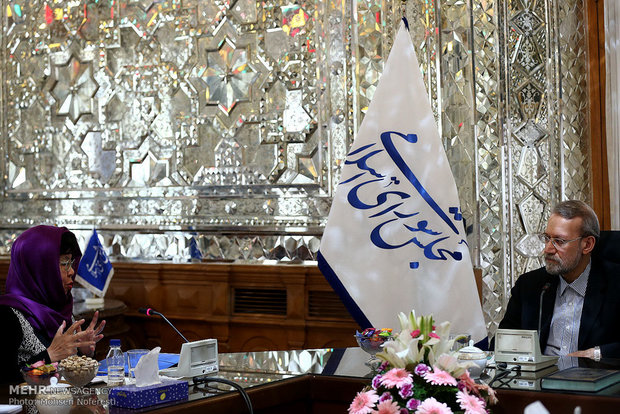 لقاء مديرة منظمة الصحة العالمية مع رئيس مجلس الشورى الاسلامي