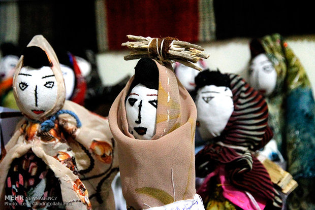نمایشگاه عروسکهای بومی
