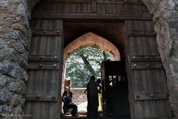 Roodkhan castle