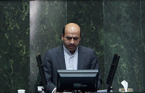 بانکها وام ازدواج نمیدهند / وزیر اقتصاد پیگیری کند