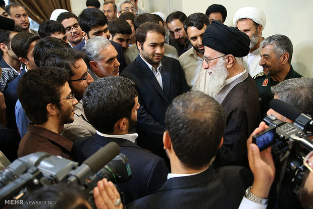 Leader receives medal-winner basiji students