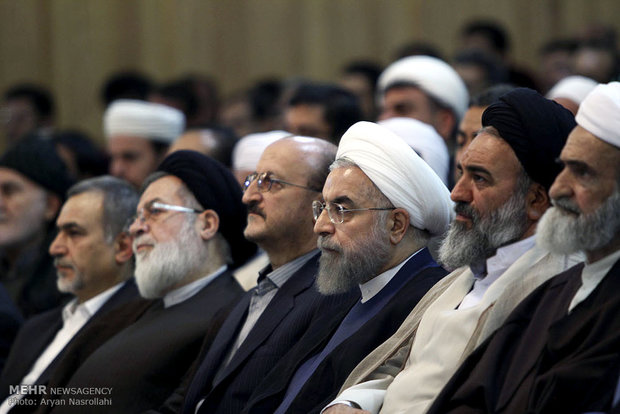 Rouhani attends administrative council, press conference  