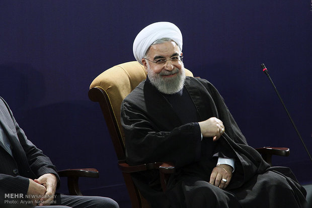 Rouhani attends administrative council, press conference  