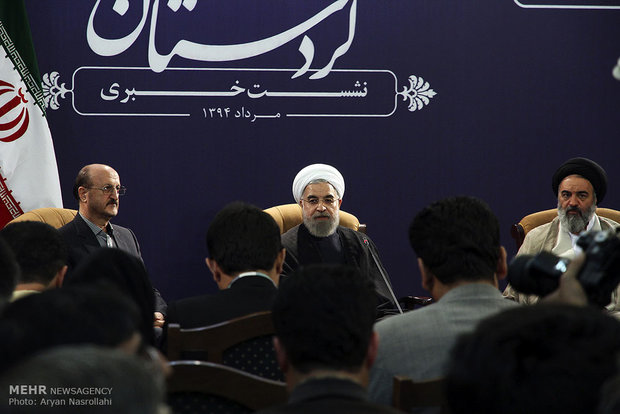 Rouhani attends administrative council, press conference  