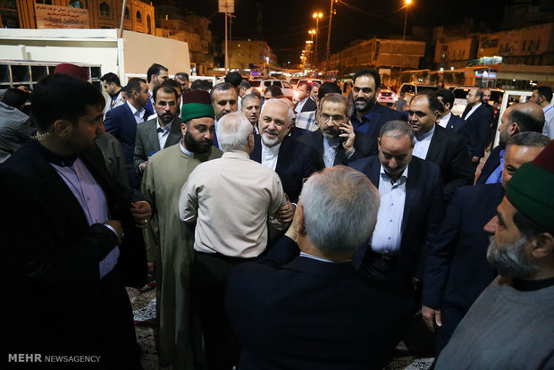  Zarif visits holy Najaf, Karbala