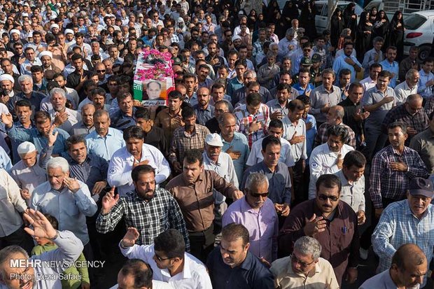 پیکر شهید روشن‌قیاس در کنگان خاکسپاری شد