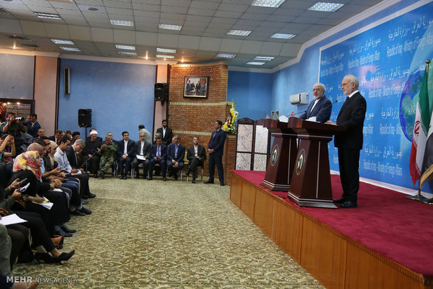 Iranian, Iraqi FMs meet