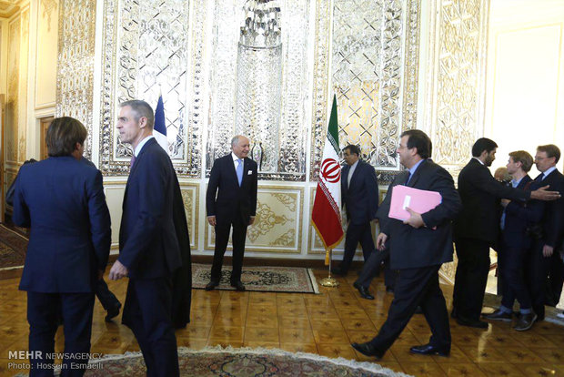 Zarif, Fabius meet