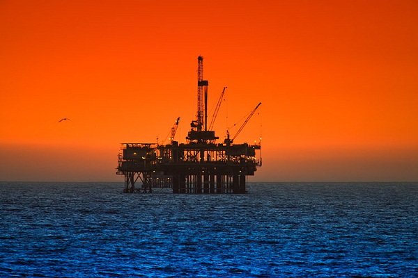 بررسی افزایش بازده ازدیاد برداشت نفت با کمک فناوری نانو