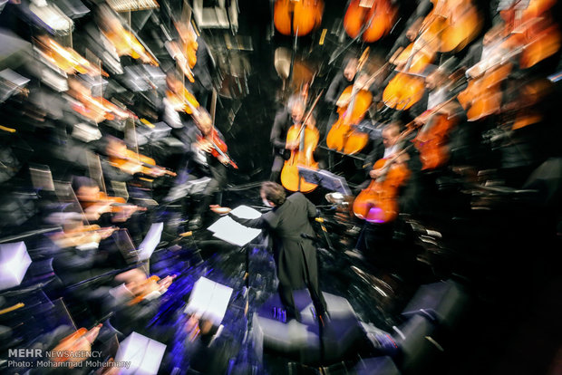 اجرای ارکستر ایرانی «پاداراماد» در هفته دفاع مقدس