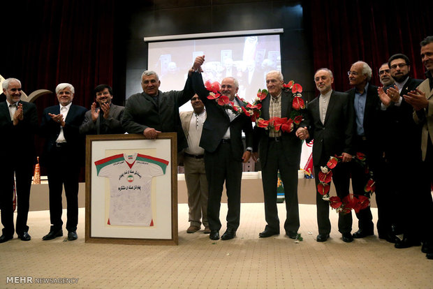 Zarif, Salehi awarded heroic symbol 