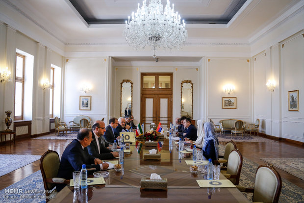 دیدار ایوتسا داچیچ وزیر امور خارجه صربستان با محمدجواد ظریف وزیر امور خارجه ایران