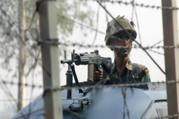 کشمیر میں ہندوستانی فوج کے تربیتی کیمپ میں دھماکے سے 12اہلکار زخمی