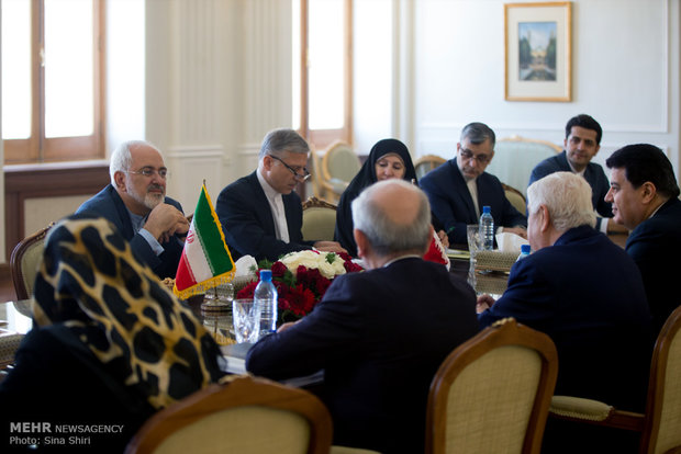 Zarif ve Muallim görüşmesi