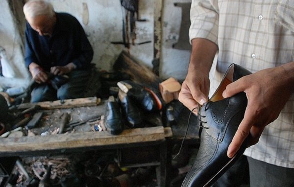 کفش تبریز لنگ لنگان می‌رود/ رکود و مهمانان ناخوانده در بازار