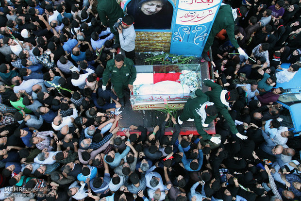 Public funeral of 38 martyred divers in Isfahan