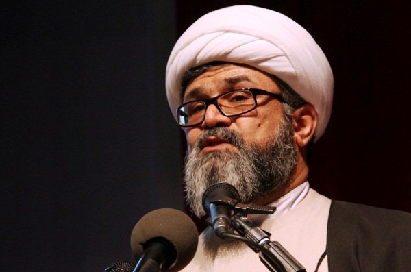 رهنمودهای رهبر معظم انقلاب عبور دهنده نظام از مشکلات است