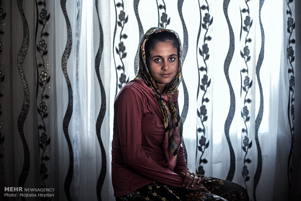 لیلا نصیریان 15 ساله اهل روستای بهرام ششم ابتدایی معدل 19