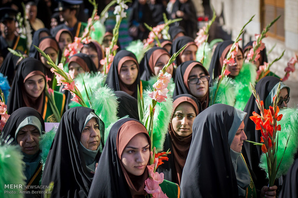 پیاده روی بانوان شیرازی در سالروز ولادت حضرت معصومه (س)